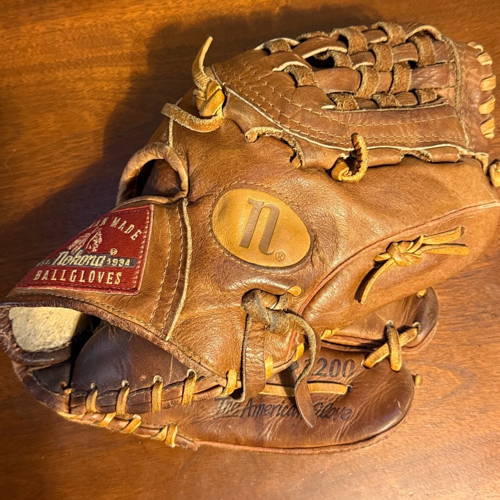 Nokona AMG 1200 12" Right Hand Thrower Vintage Baseball Glove